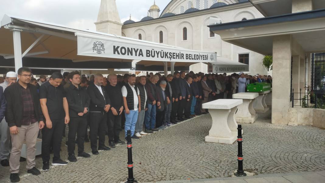Konya genç imamına ağlıyor: Namaz kıldırırken vefat etti! 4